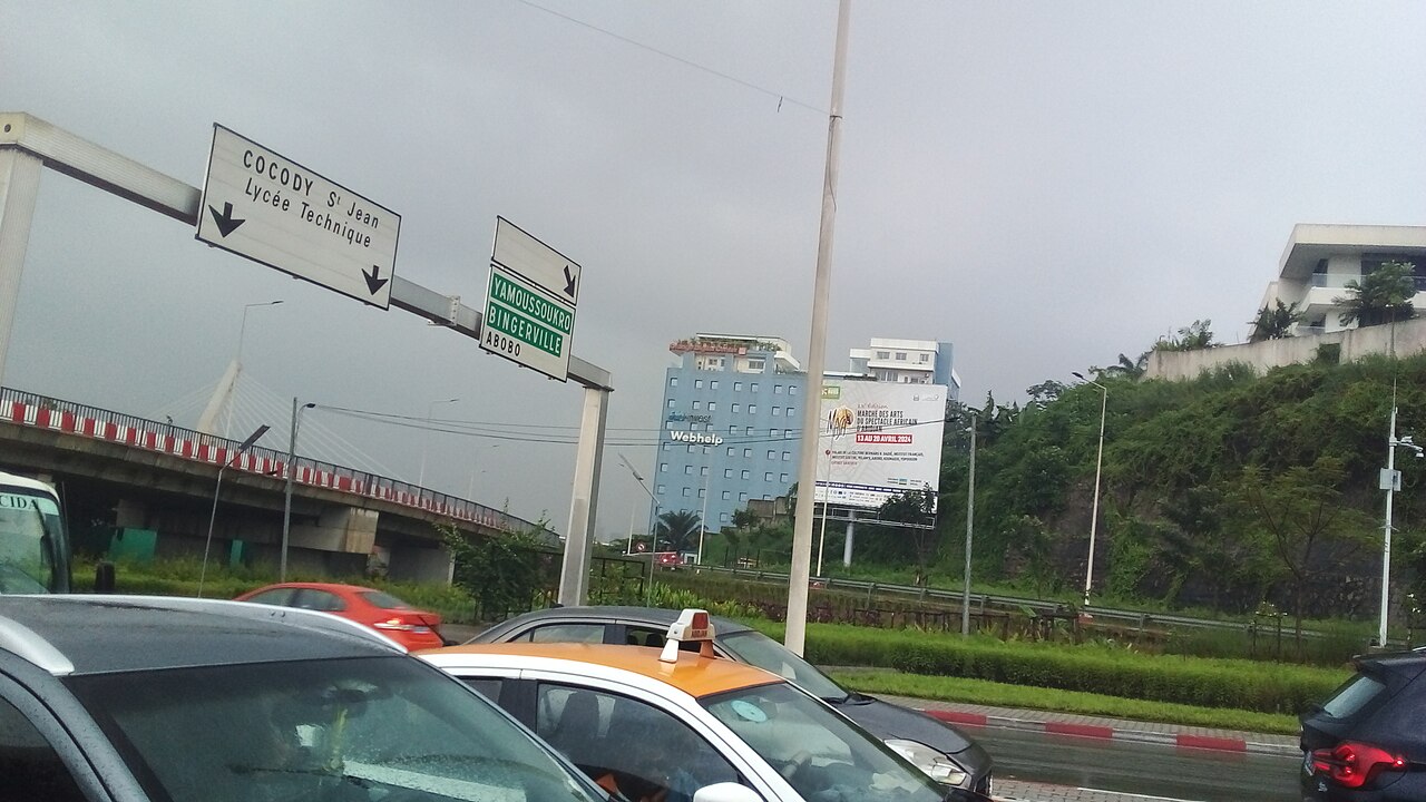 Cotedivoire GeoGuessr guide image showing 1280px Boulevard Cocody Adjamé Plateau 32