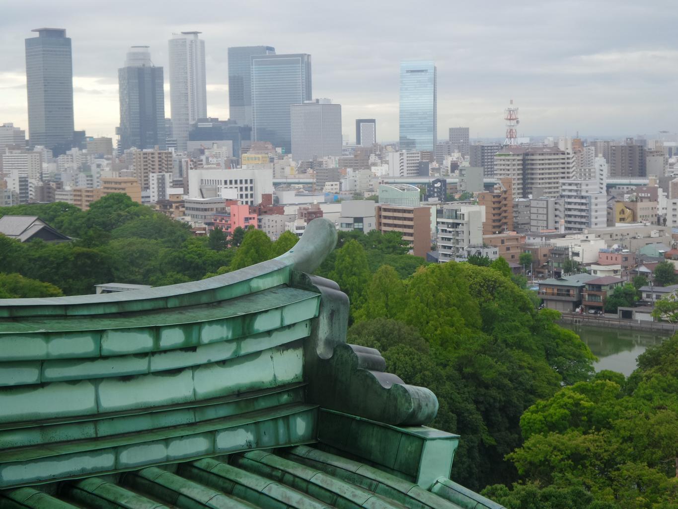 Aichi GeoGuessr guide image showing the Nagoya cityscape seen from Nagoya Castle