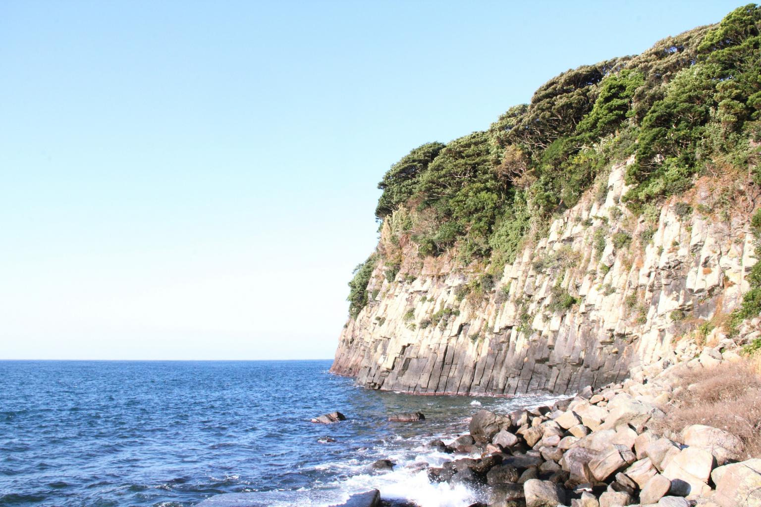 Fukui GeoGuessr guide image showing the Tojinbo cliffs