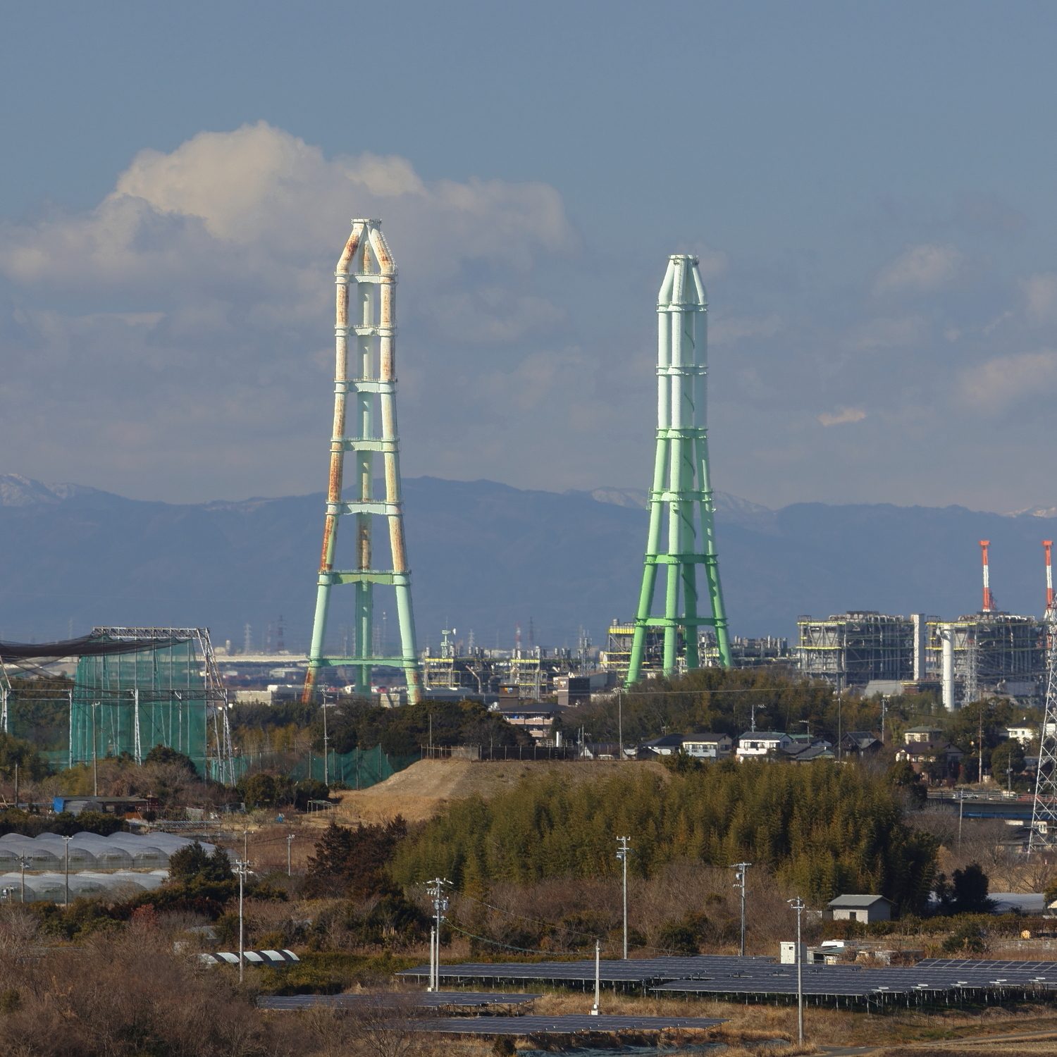 知多火力発電所の煙突（愛知県知多市）