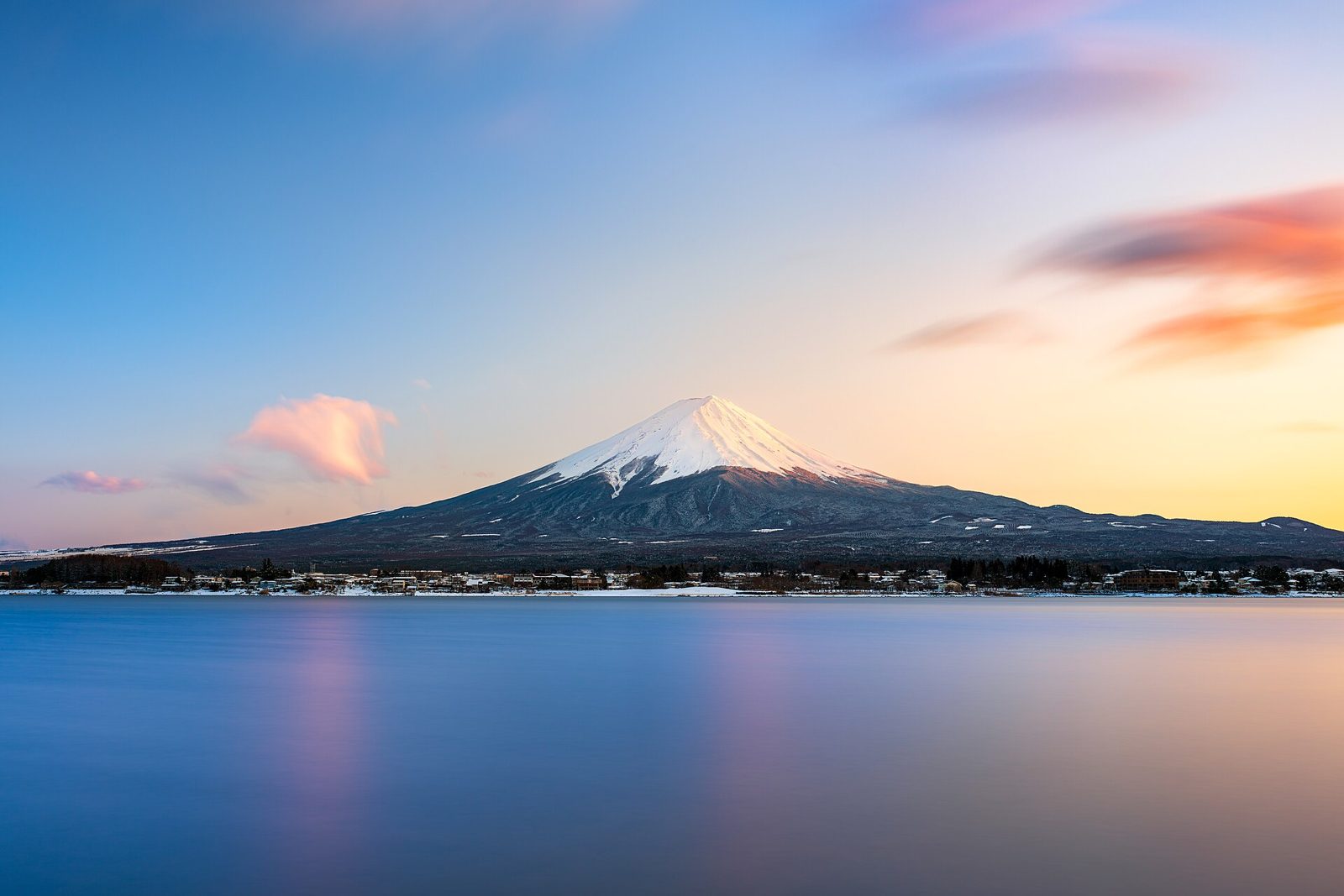 夕暮れの富士山