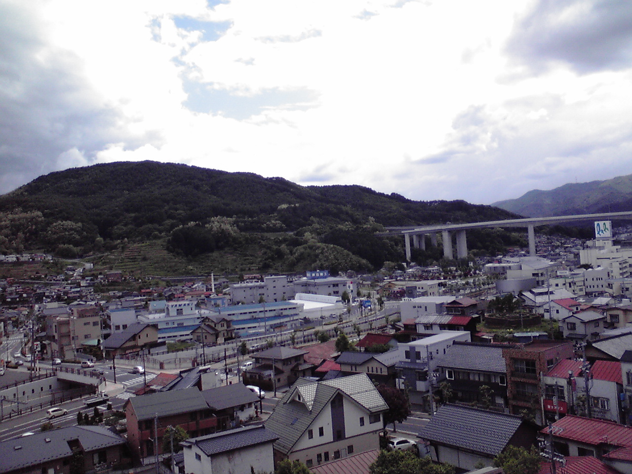 Nagano GeoGuessr guide image showing Okaya by Lake Suwa