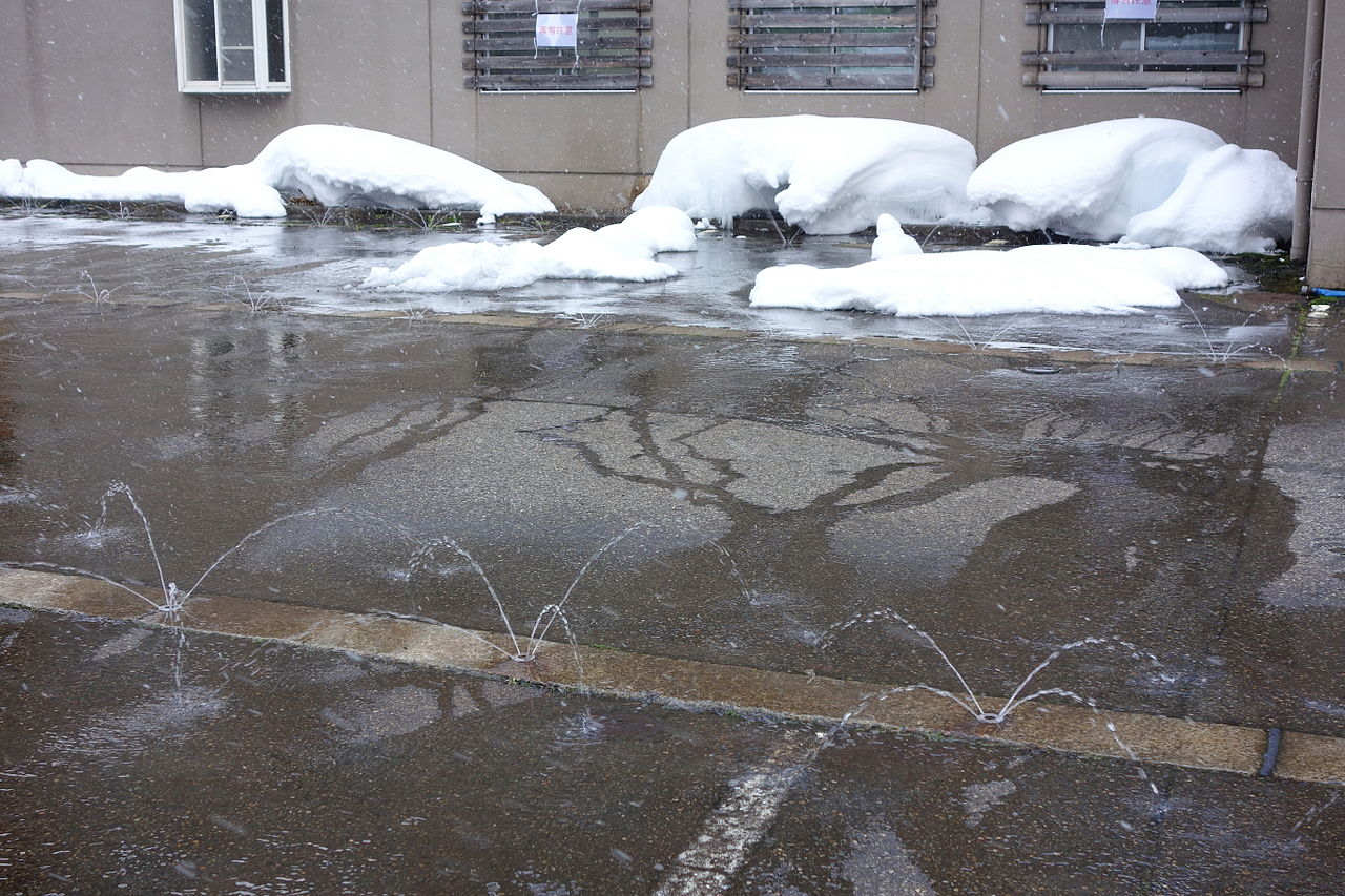Chubu GeoGuessr guide image showing Snow removal pipe in Yuzawa Niigata