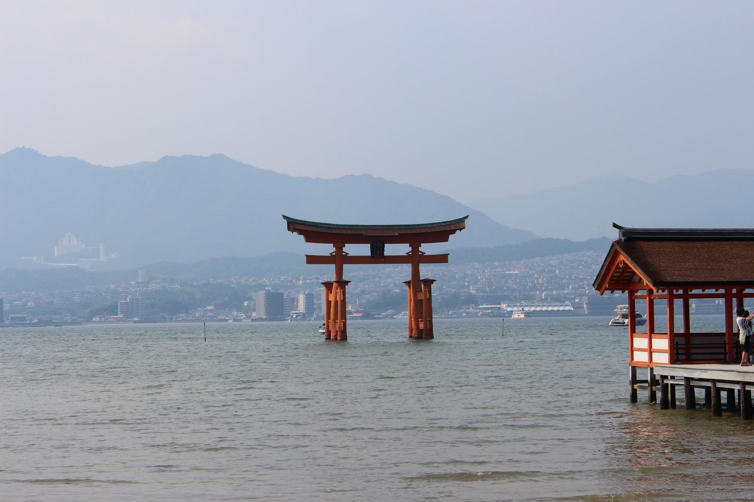 Hiroshima GeoGuessr guide image showing Miyajima and Itsukushima Shrine