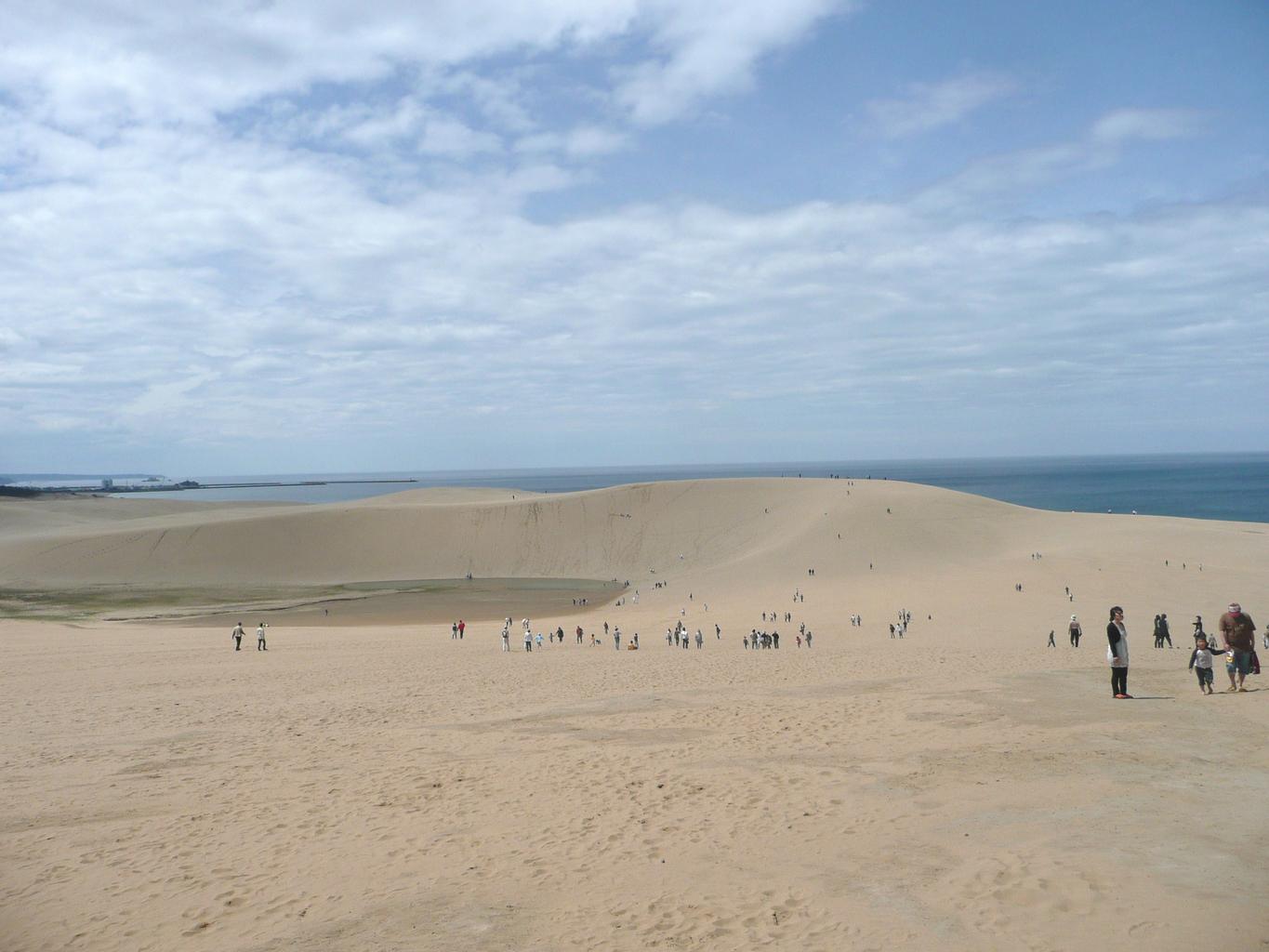 Tottori GeoGuessr guide image showing the Tottori Sand Dunes