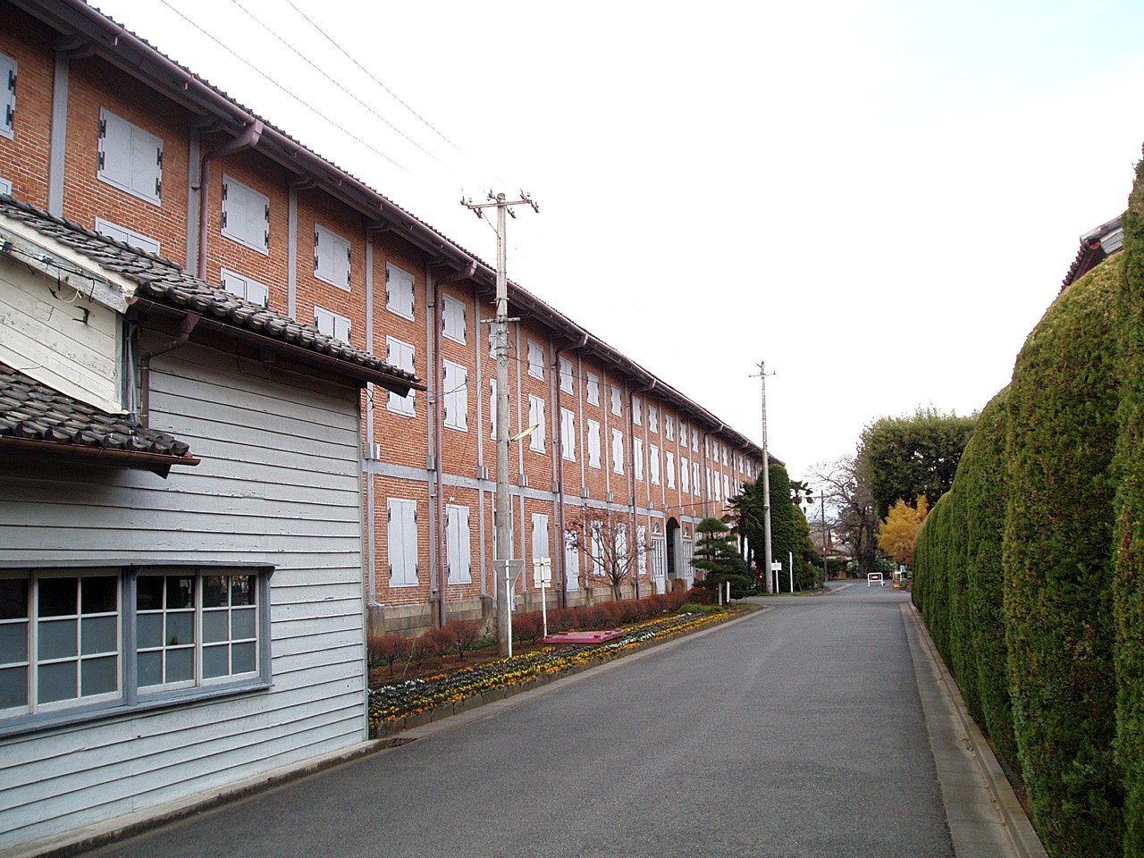 Gunma GeoGuessr guide image showing the Tomioka Silk Mill