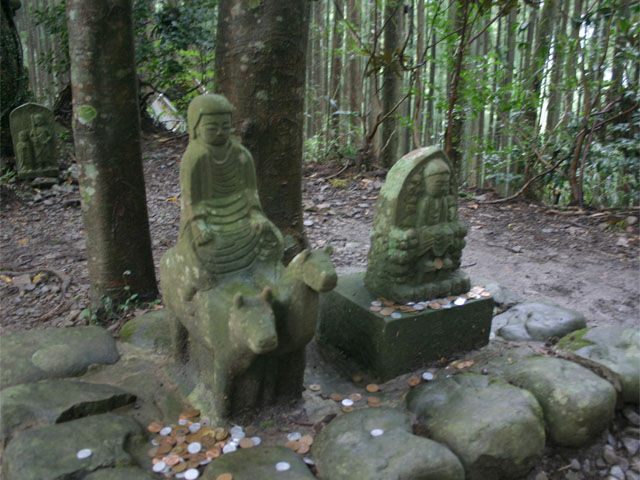 Wakayama GeoGuessr guide image showing the Kumano Kodo